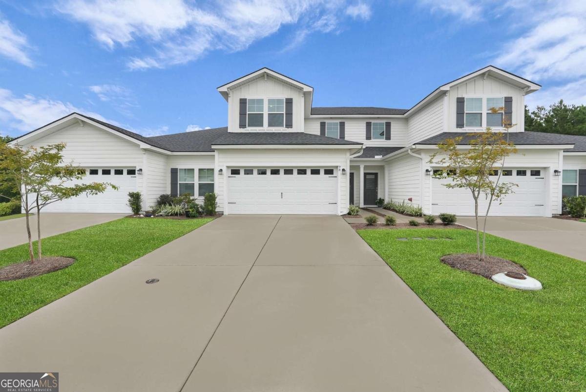 98 Small Pine Lane Richmond Hill - 2