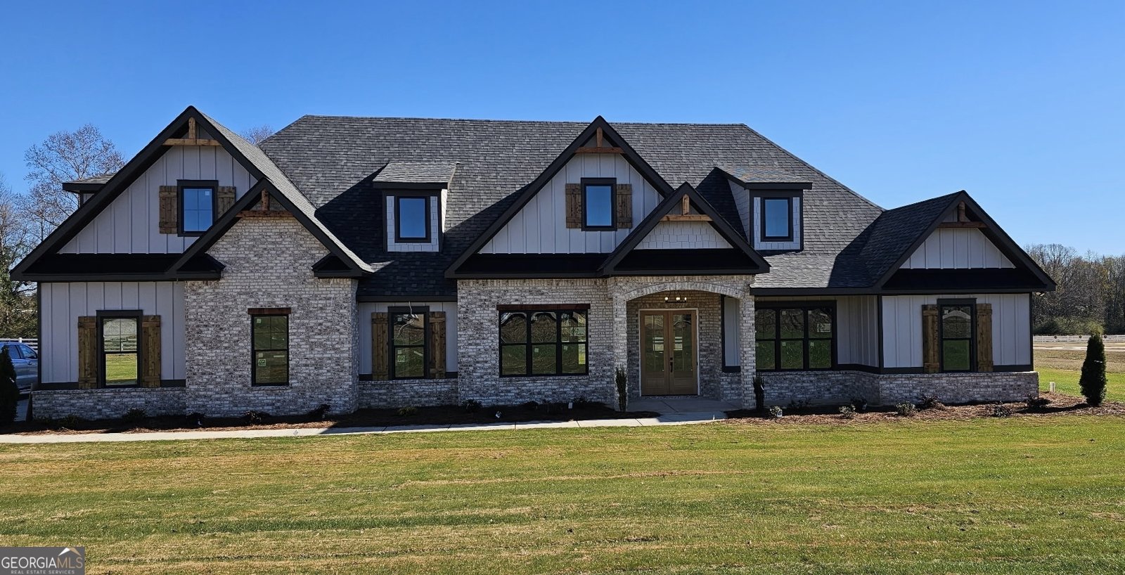 121 Triple Crown Way Forsyth - main photo