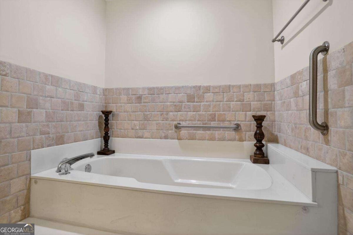 27207 Plantation Drive Atlanta - 19