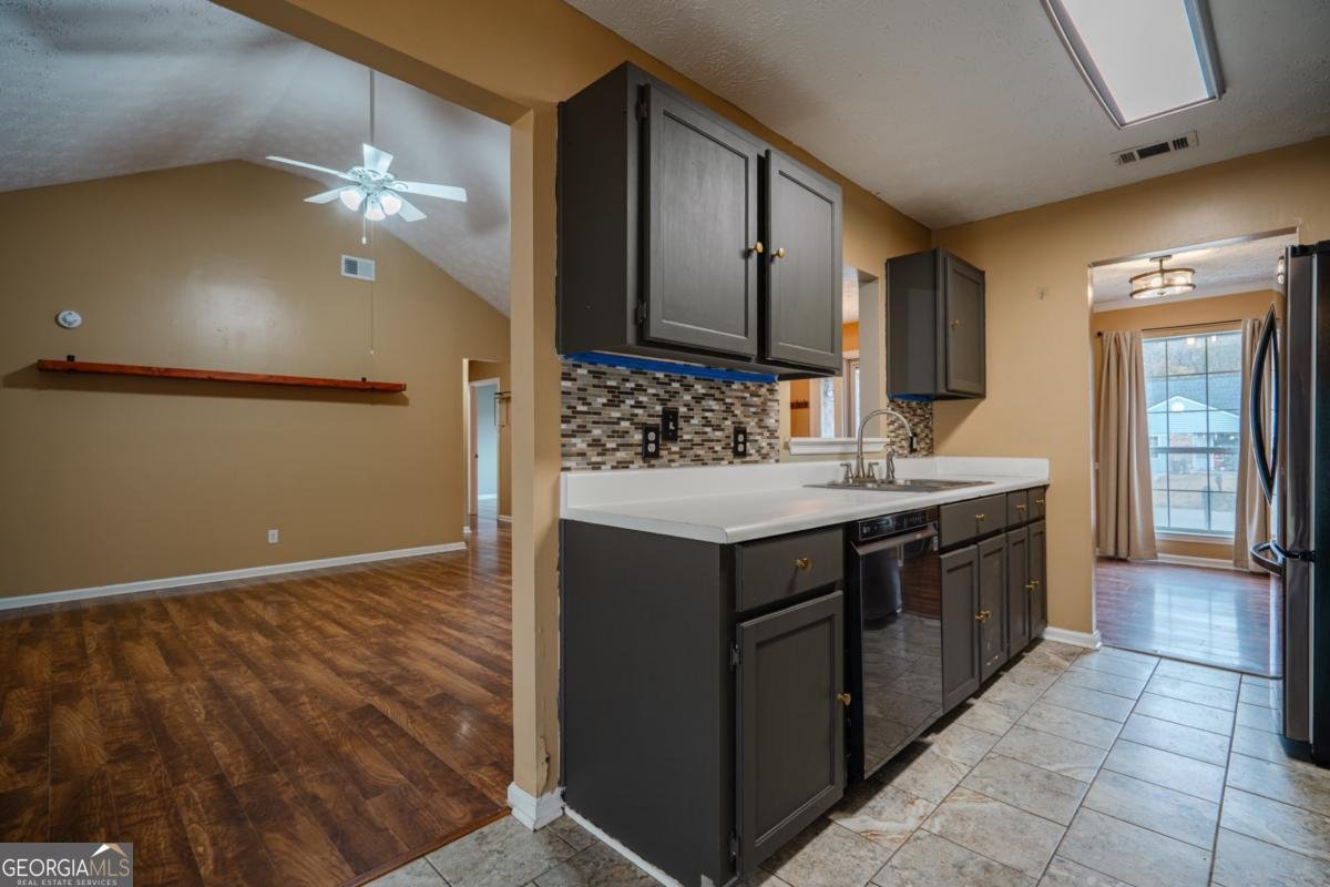 100 Cutoff Way Richmond Hill - 9