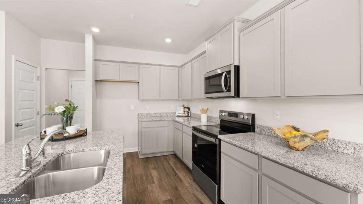 281 Sound Circle Stockbridge - 27