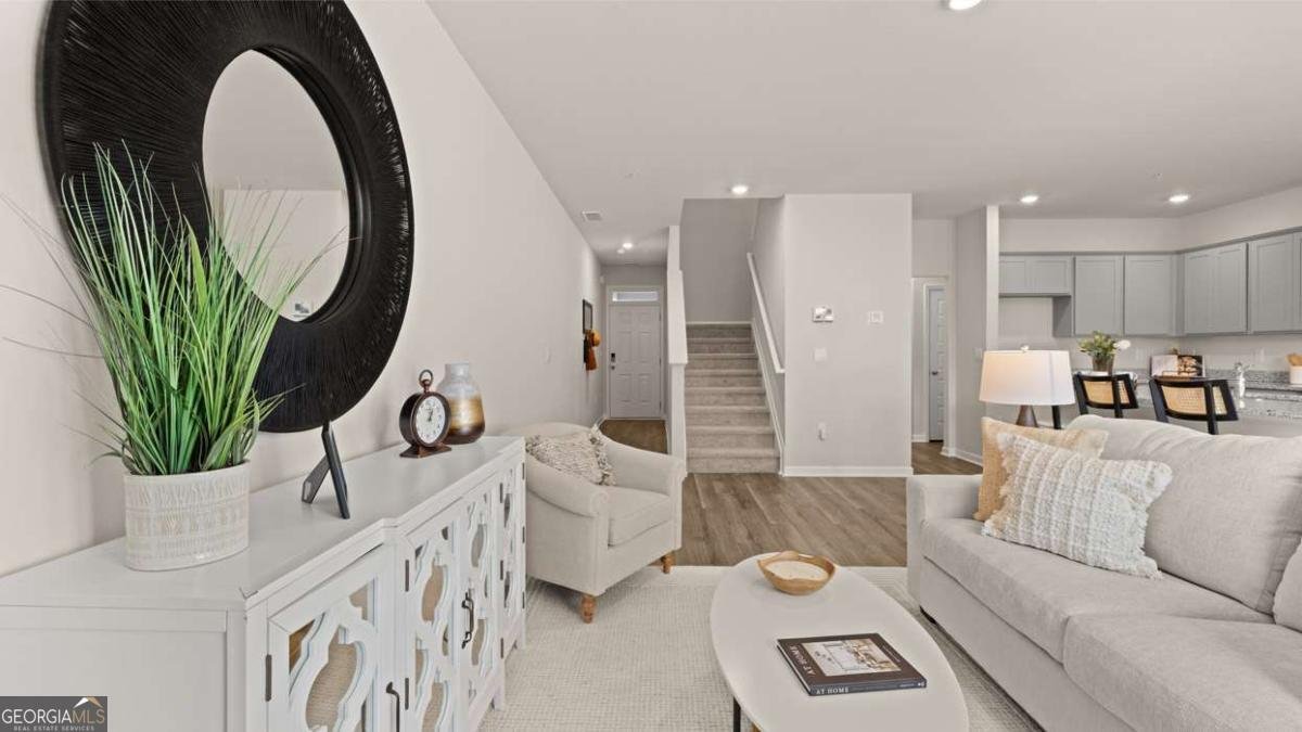 281 Sound Circle Stockbridge - 36