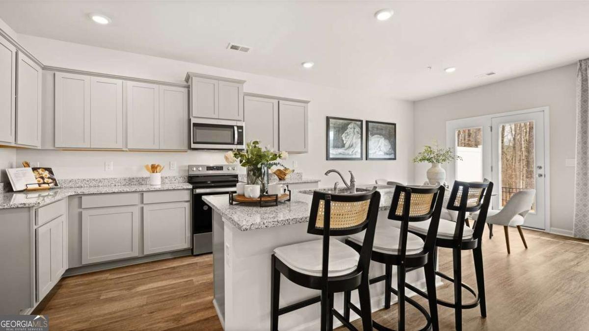 237 Sound Circle Stockbridge - 13