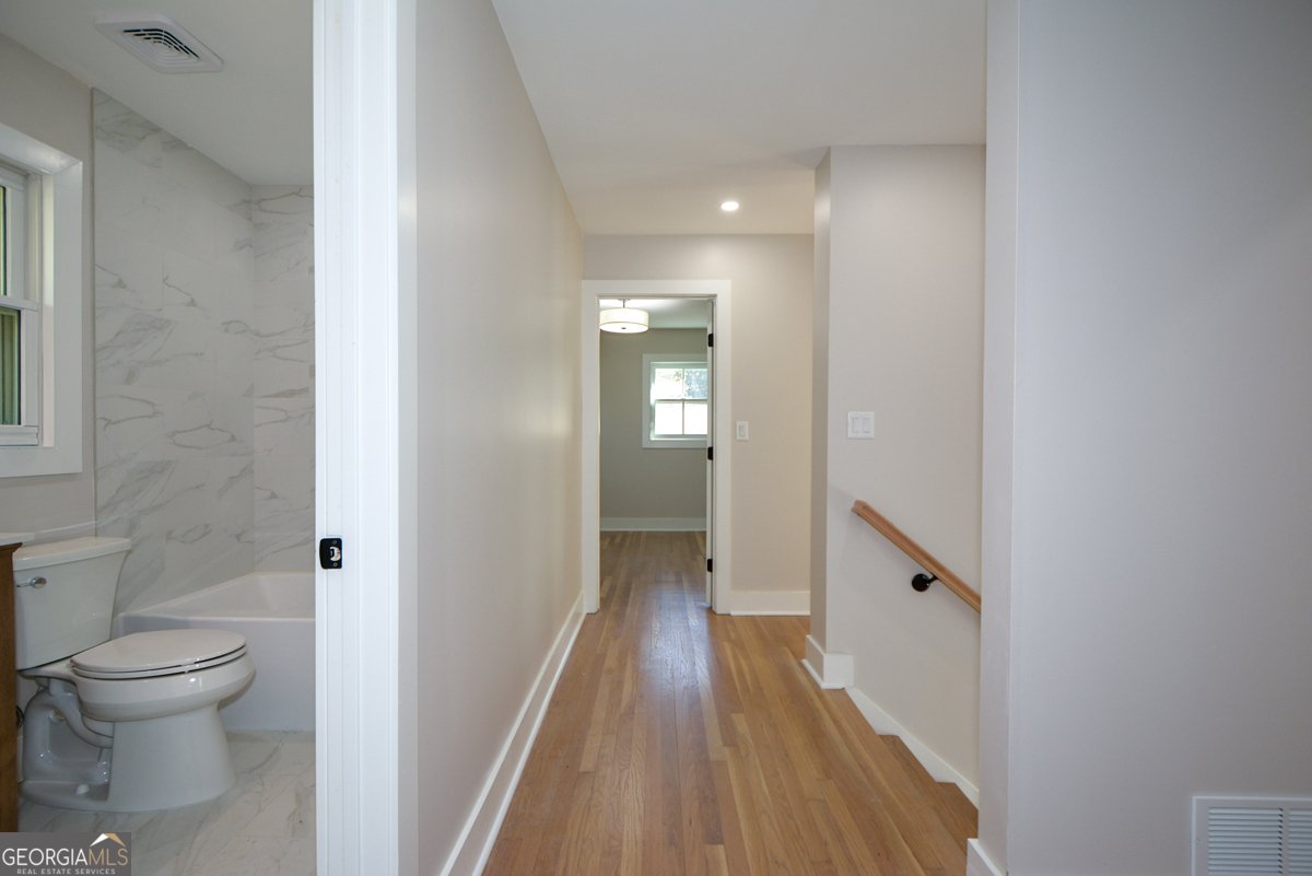 1610 Chateau Drive Atlanta - 24