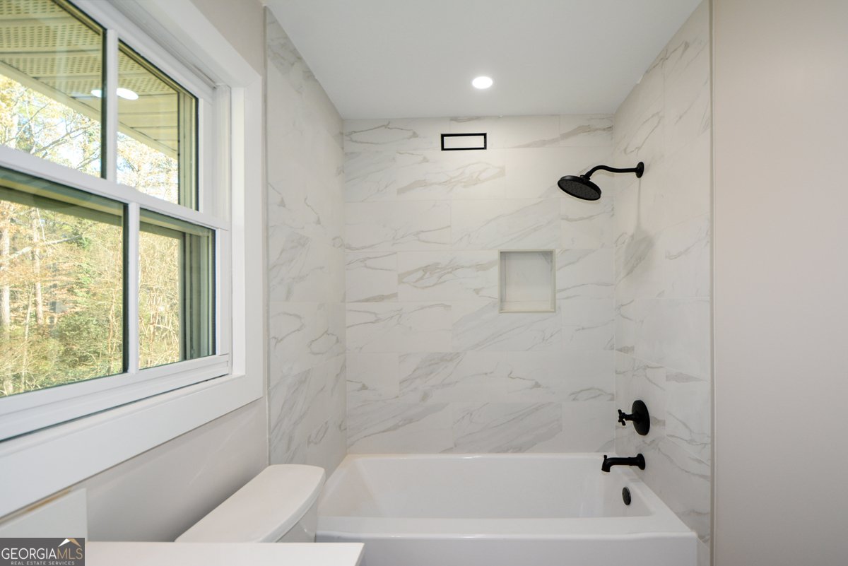 1610 Chateau Drive Atlanta - 28