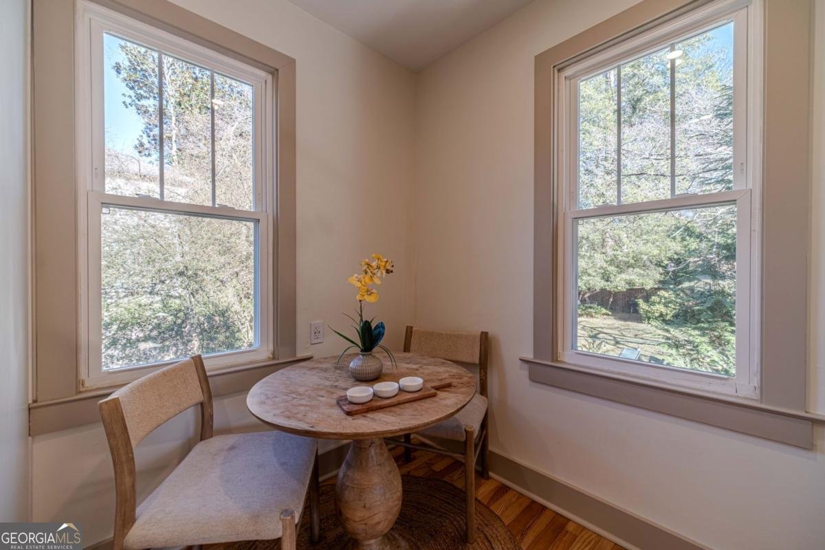 1883 Cambridge Avenue College Park - 77