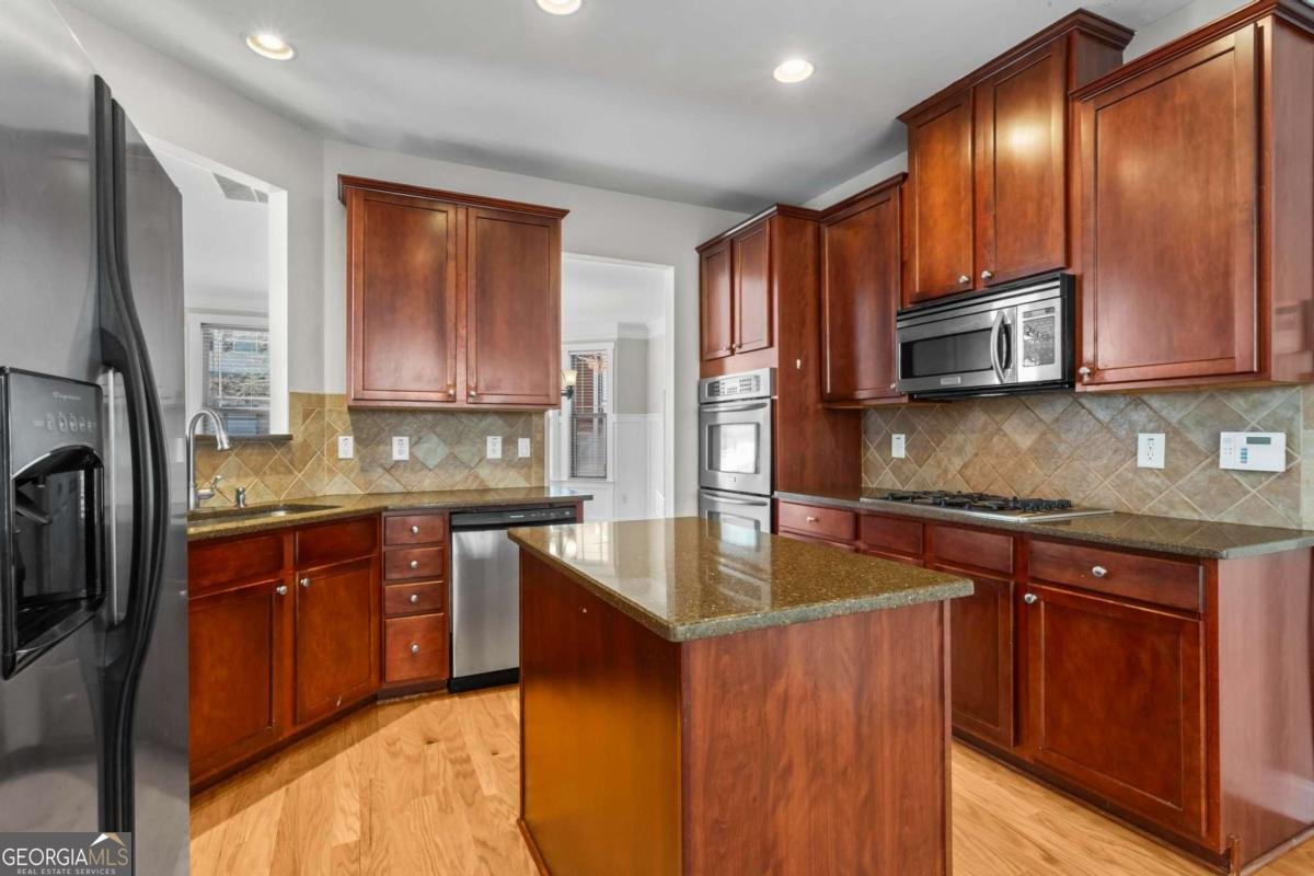 2043 Village Crest Drive Atlanta - 2