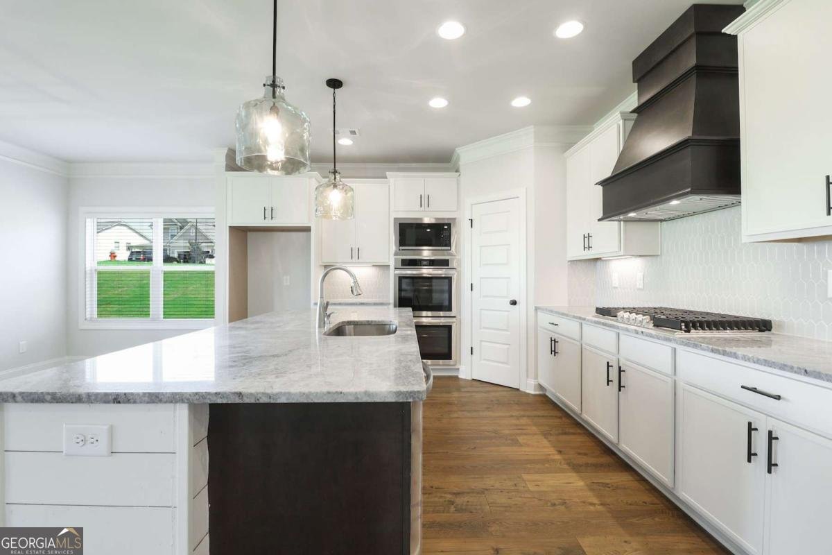 901 Calgary Court Winder - 10