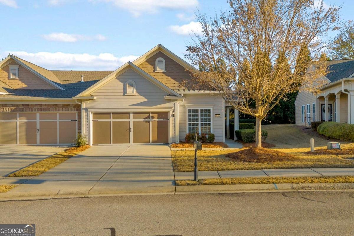 6116 Longleaf Drive Hoschton - main photo