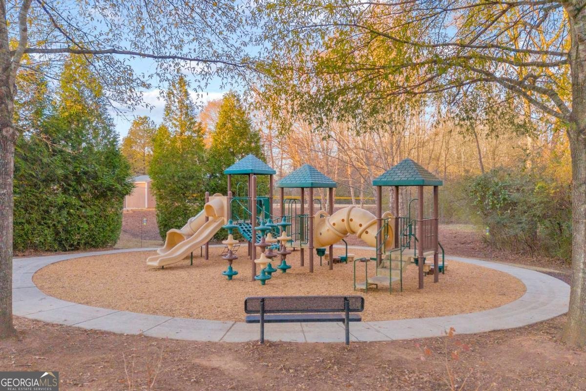 6116 Longleaf Drive Hoschton - 35