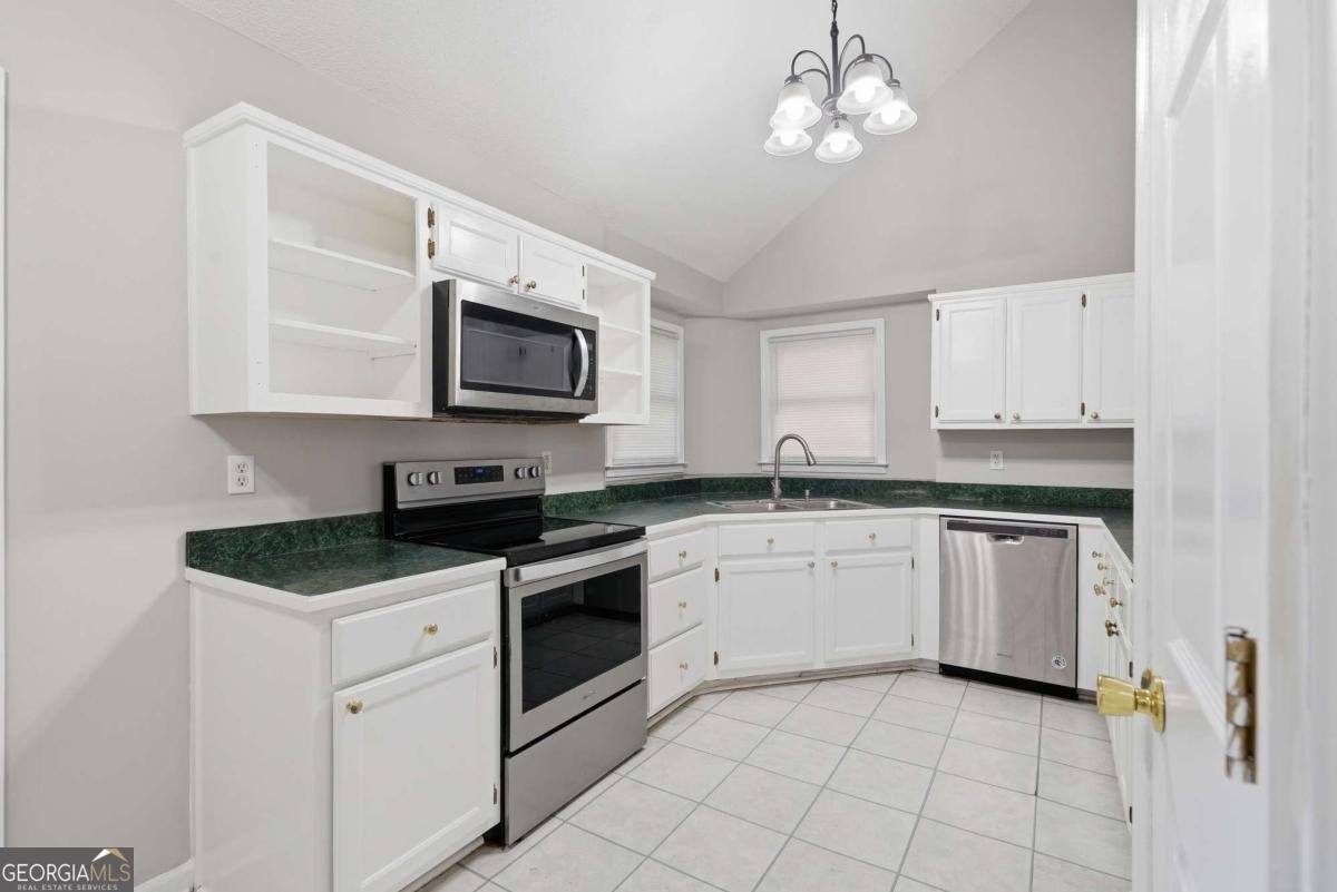 16 Broken Arrow Court Rydal - 2