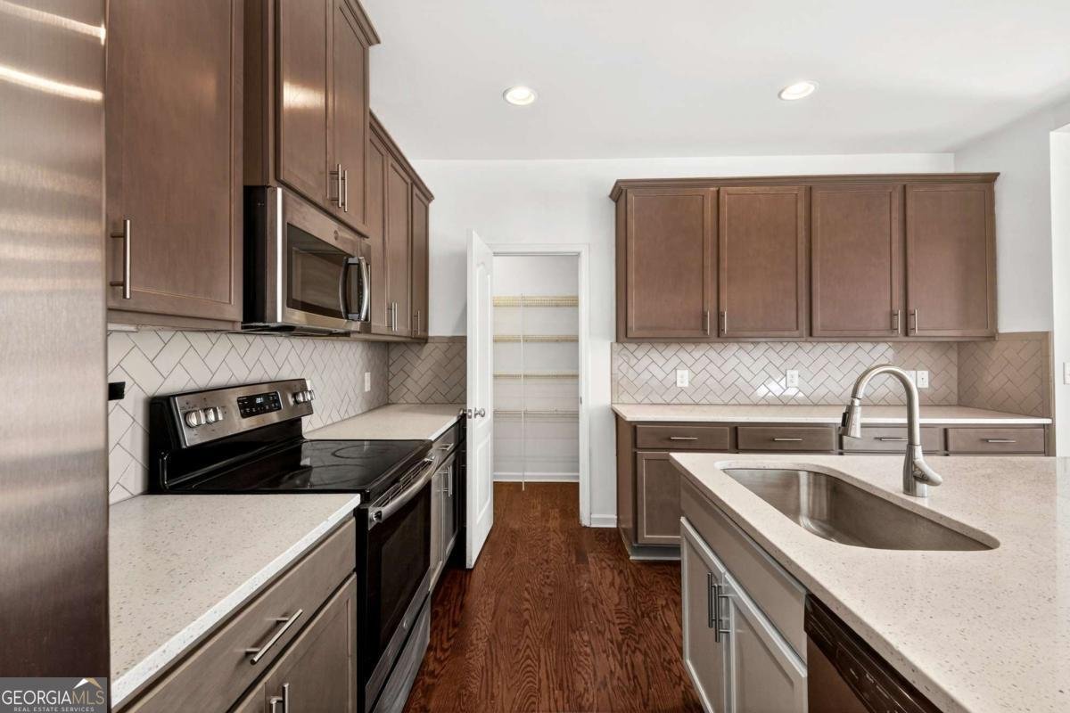 7789 Rutgers Circle Fairburn - 11