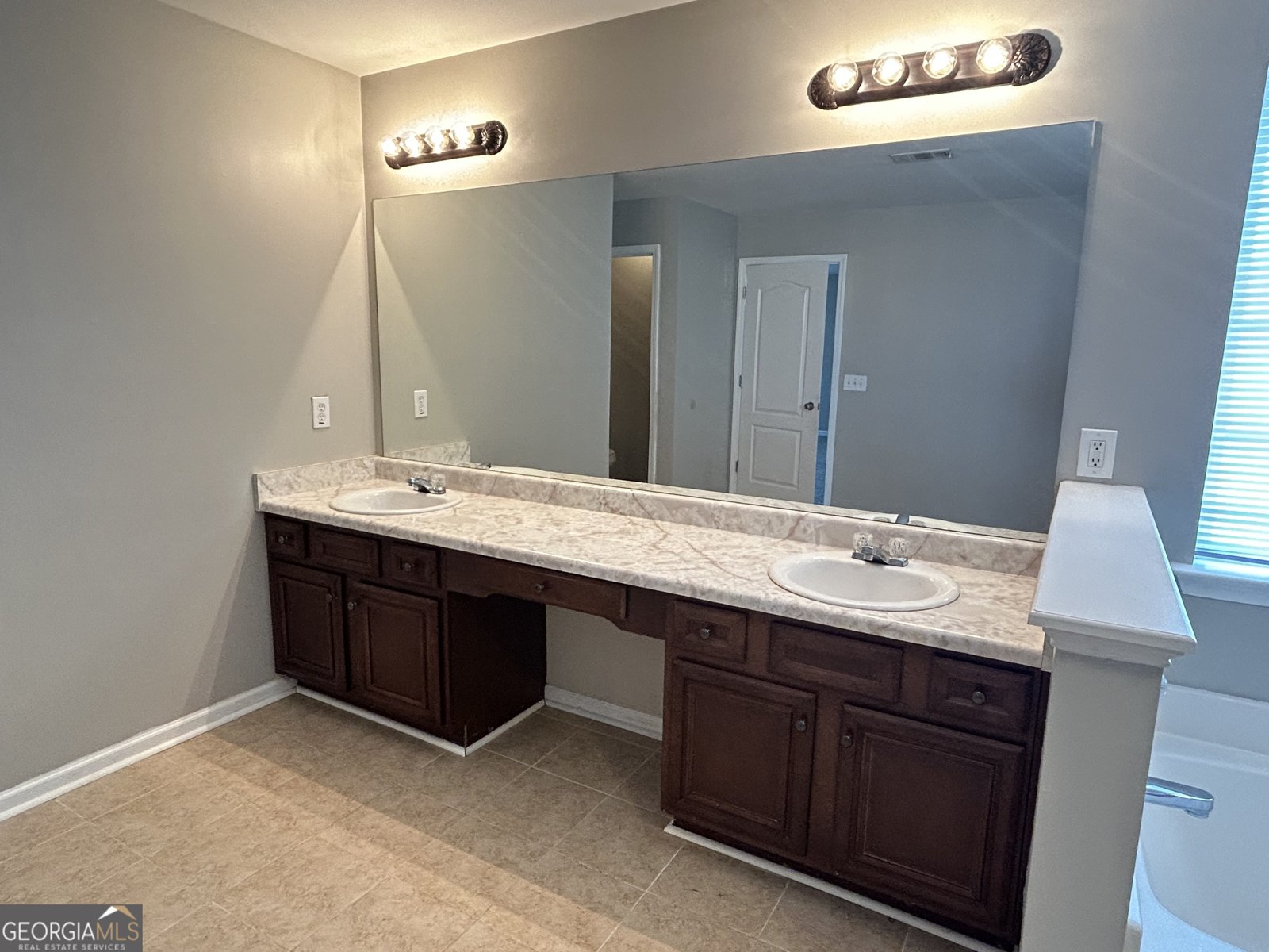 107 Rodney Drive Warner Robins - 45