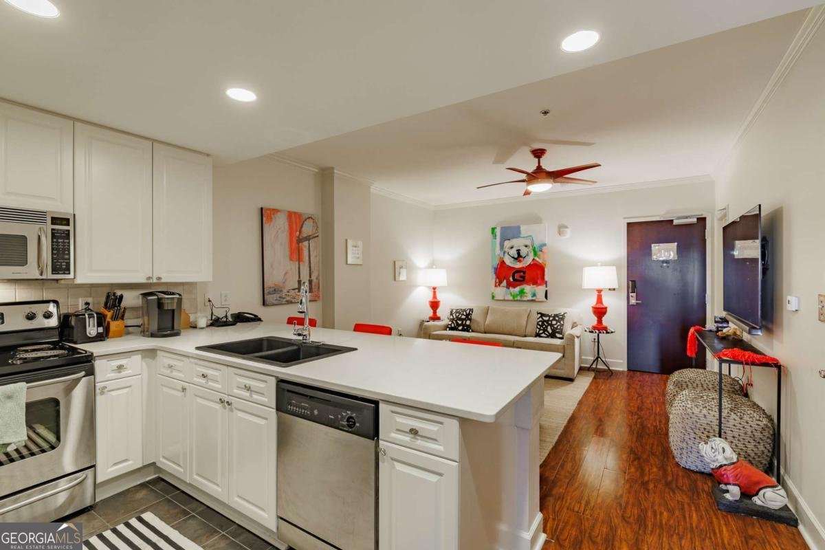 250 Broad Street Athens - 9