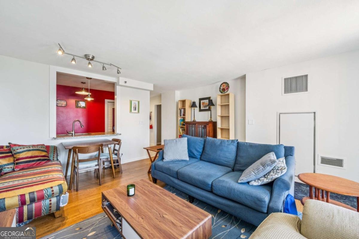 620 PEACHTREE Street Atlanta - 3