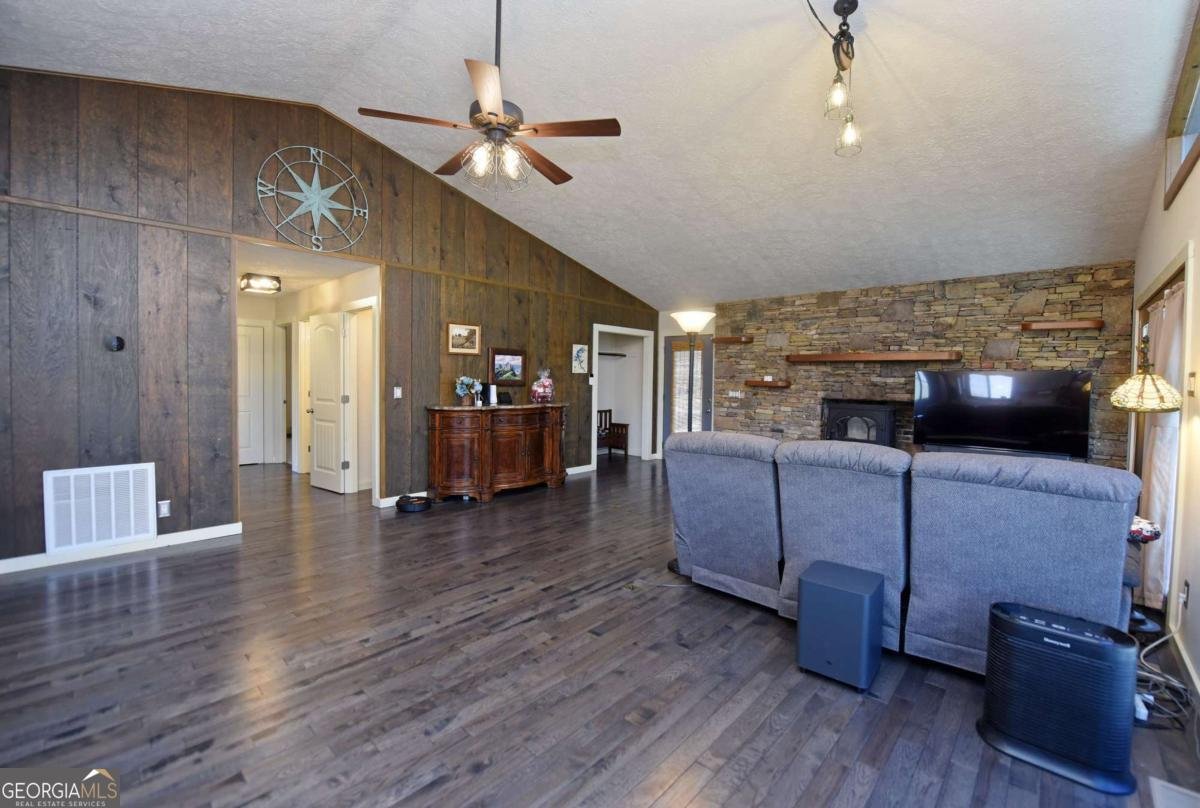 1512 Upper Bell Creek Road Hiawassee - 38