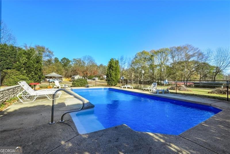 76 Baker Cartersville - 3