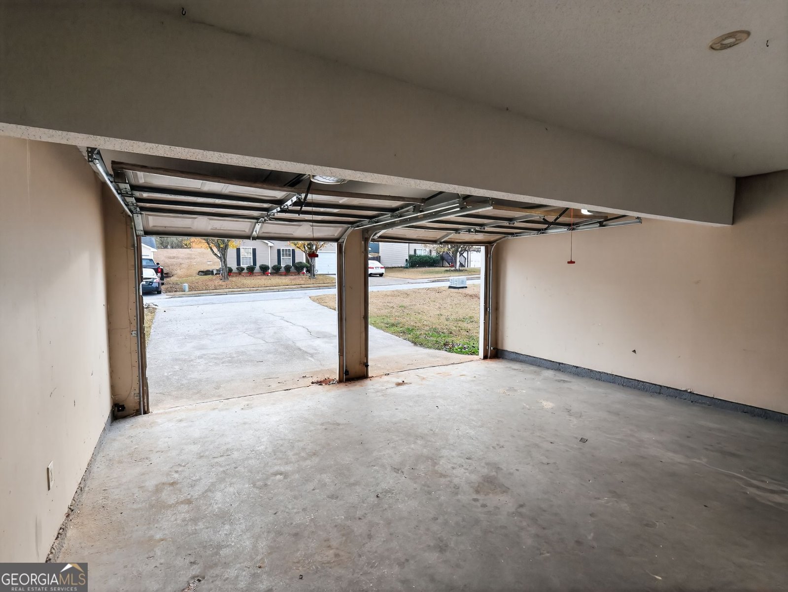 5301 Cattail Lane South Fulton - 27