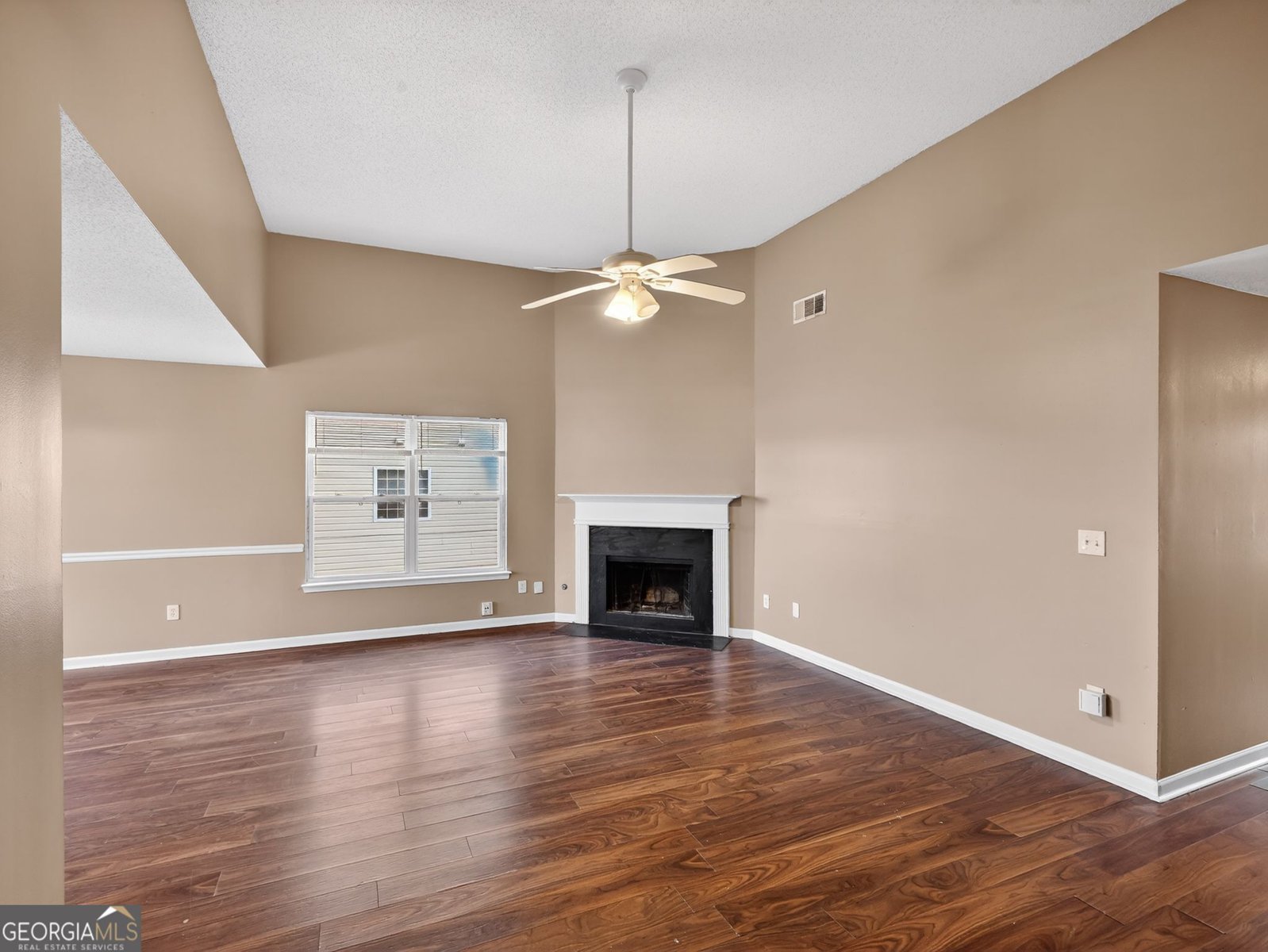 5301 Cattail Lane South Fulton - 5