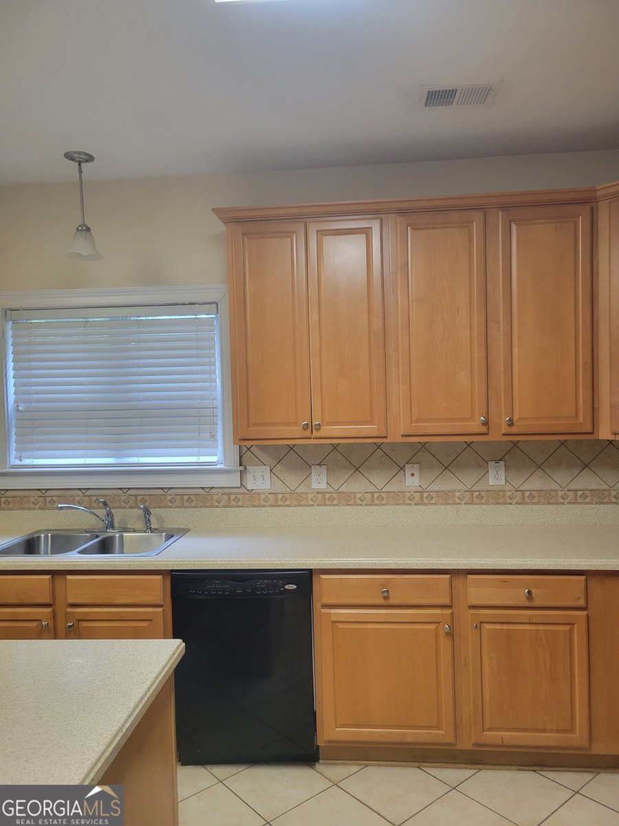 1086 Rowanshyre Circle McDonough - 7