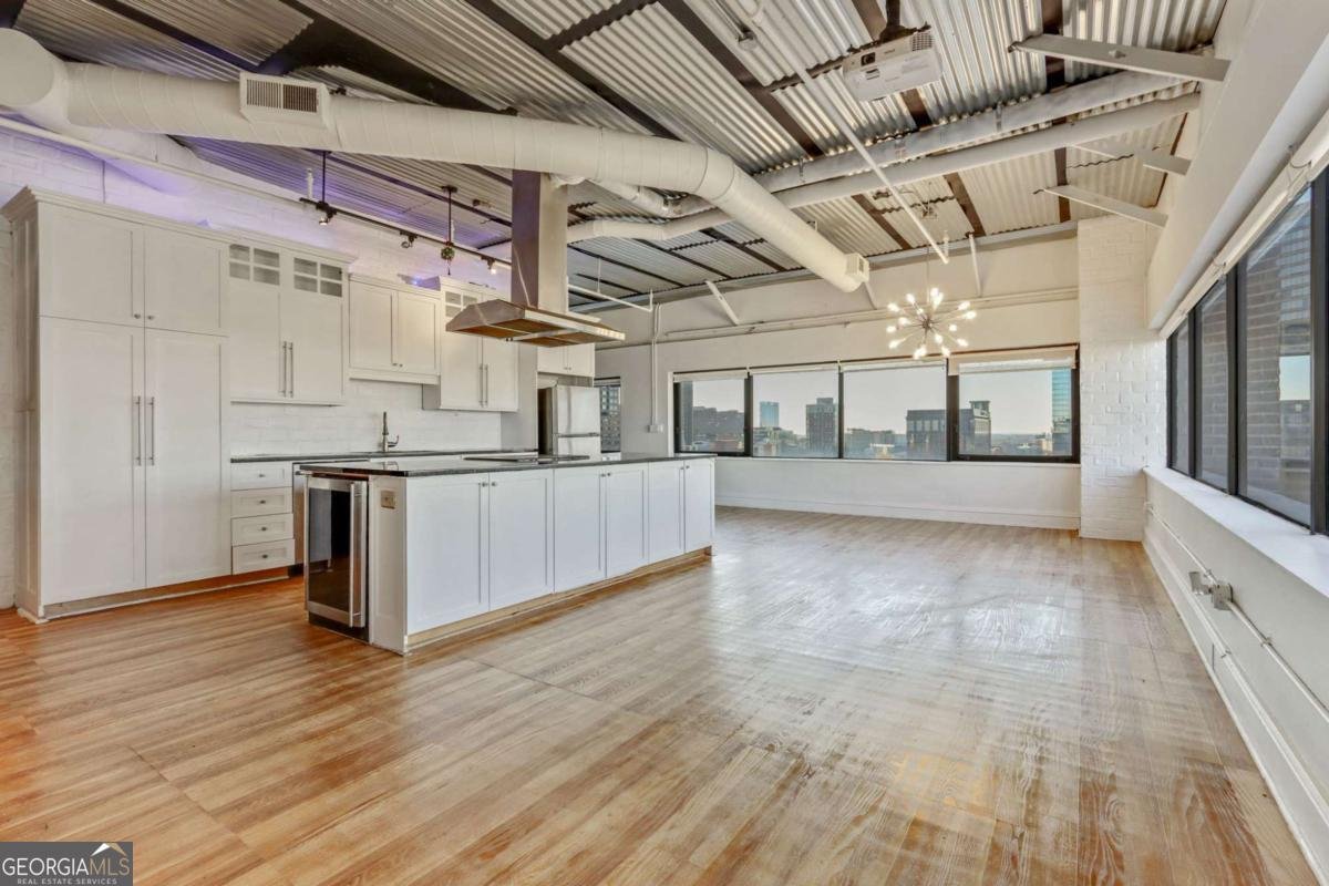 120 Ralph Mcgill Boulevard Atlanta - 17