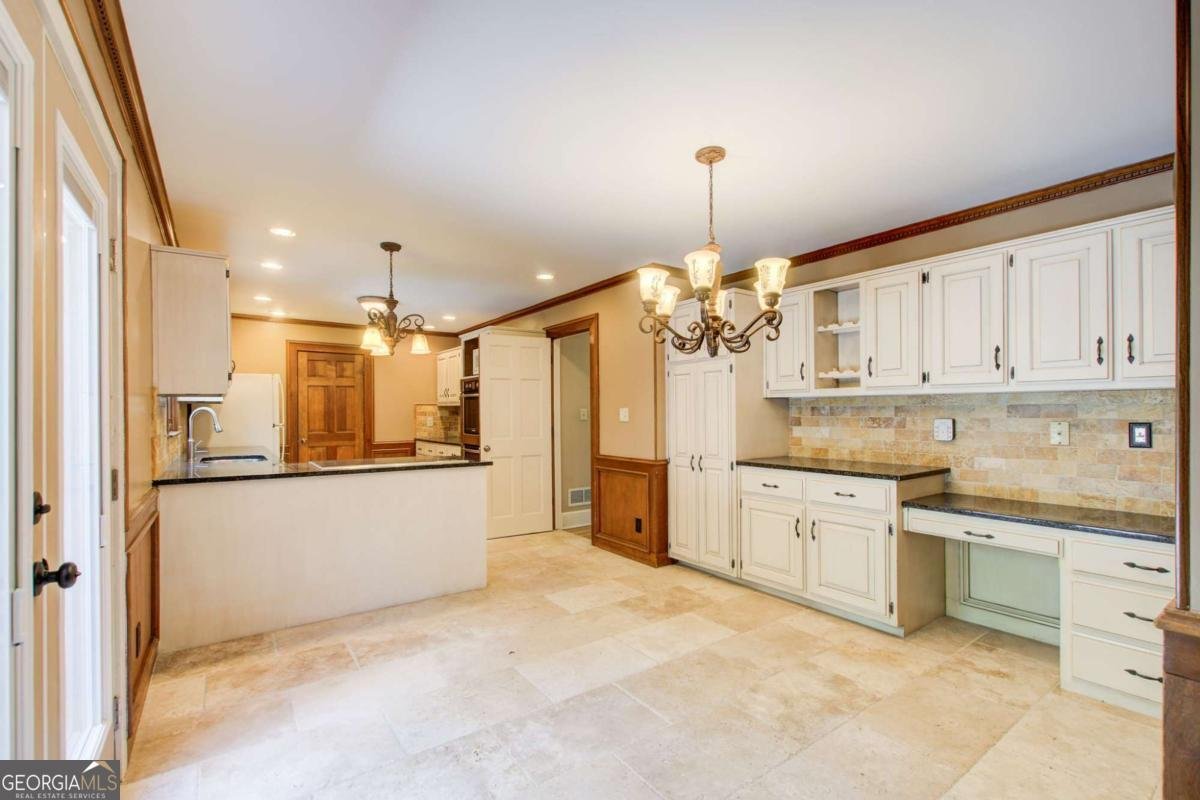 5163 CHARLEMAGNE Way Lilburn - 19