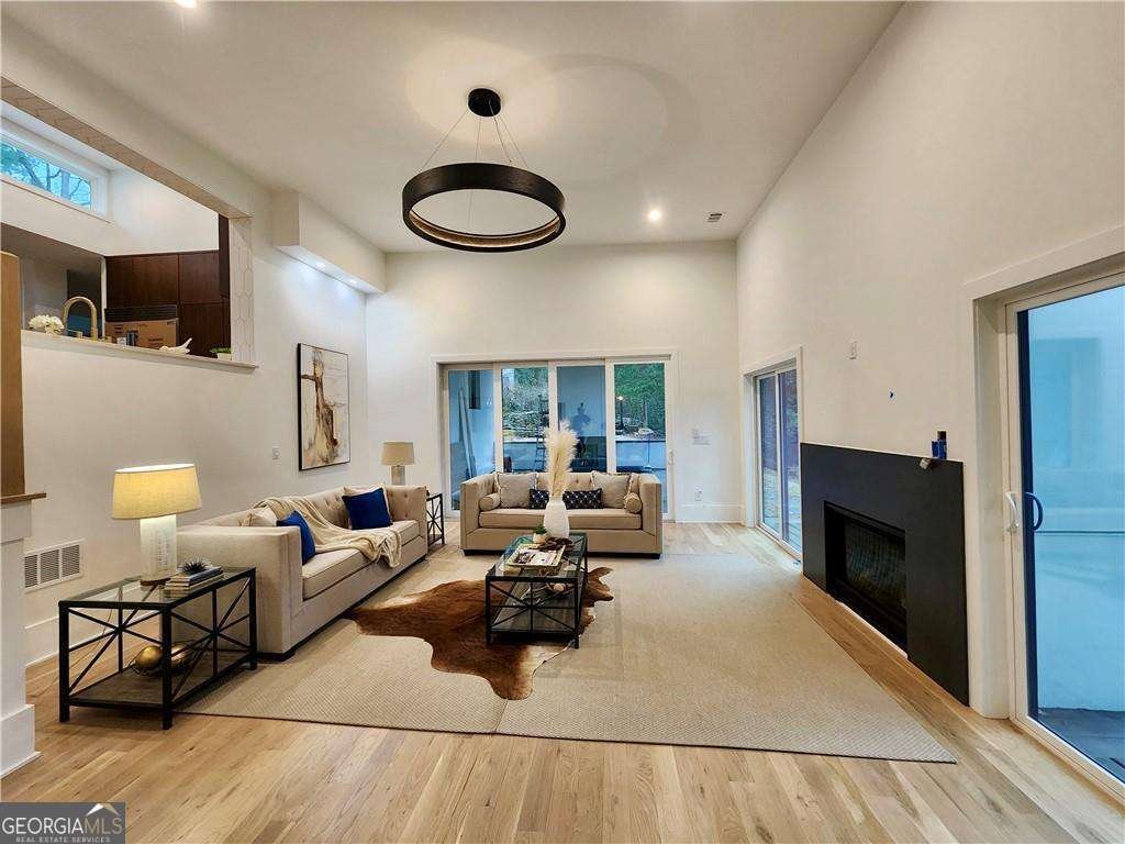 3134 W Roxboro Road NE Atlanta - 10