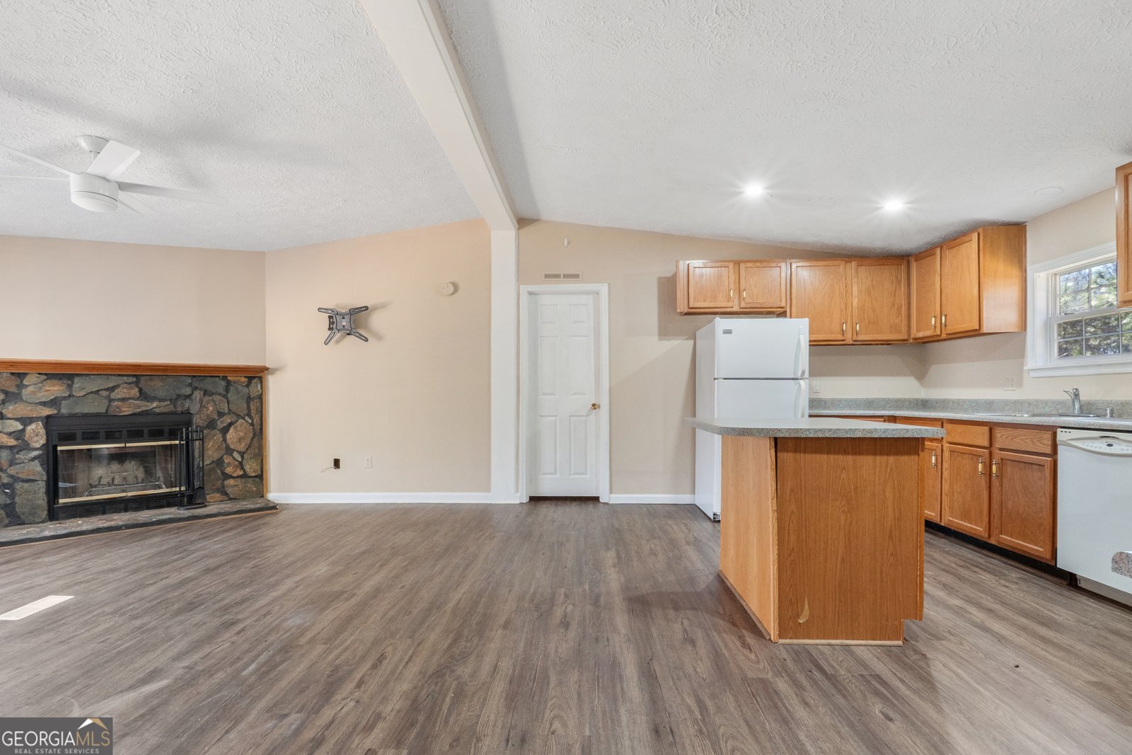 5498 Woodlin Road Lula - 5