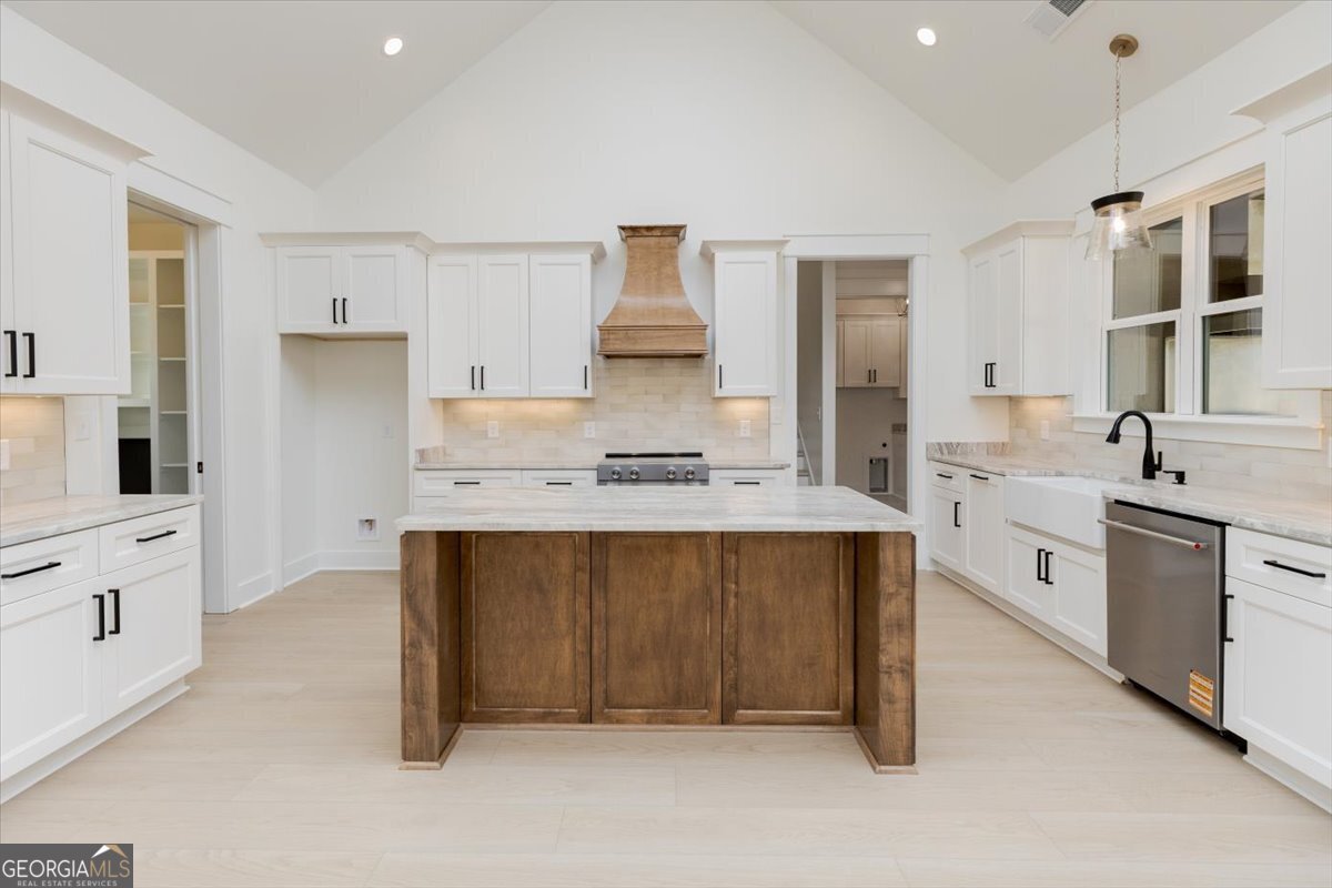 6975 Columbus Road Lizella - 24