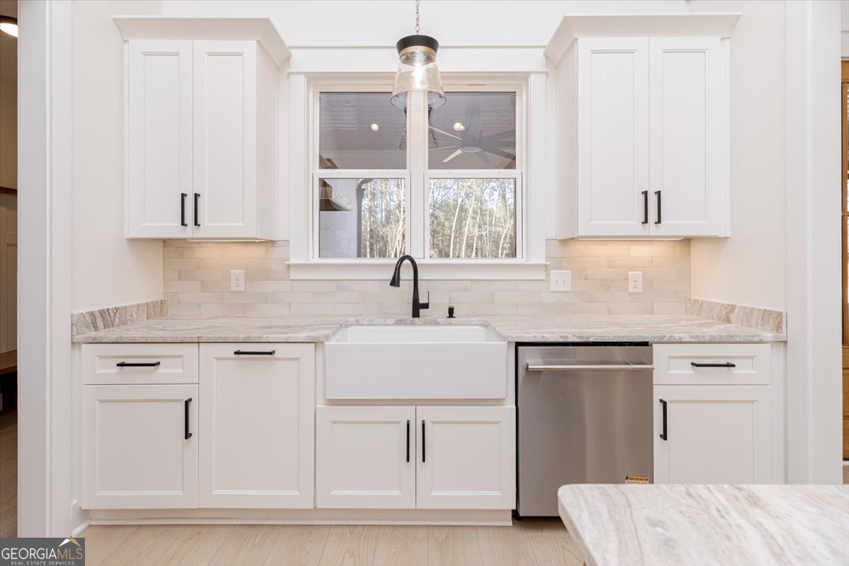 6975 Columbus Road Lizella - 32