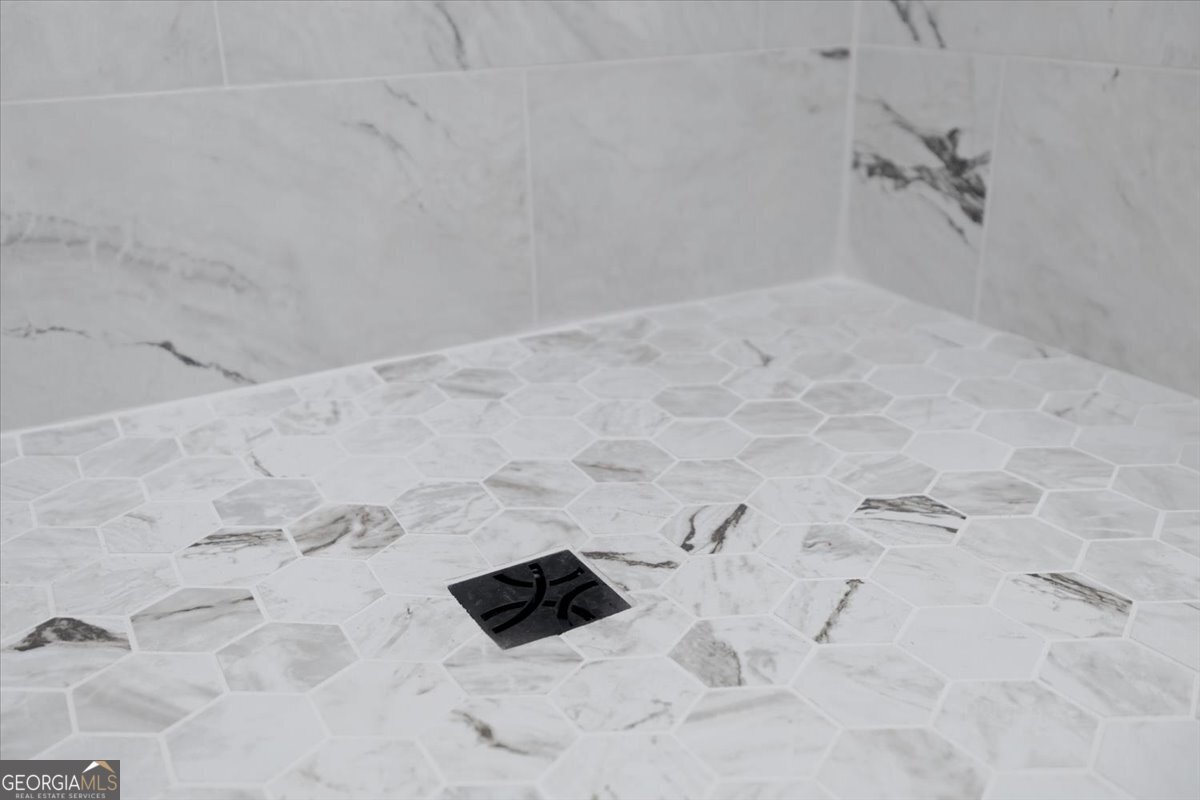 6975 Columbus Road Lizella - 52