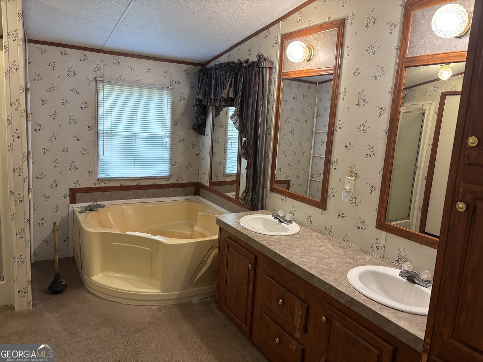 21 Hubbard Lane Lexington - 16