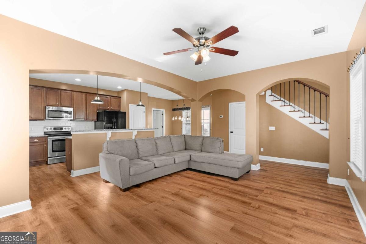 110 Sunbury Drive Richmond Hill - 6