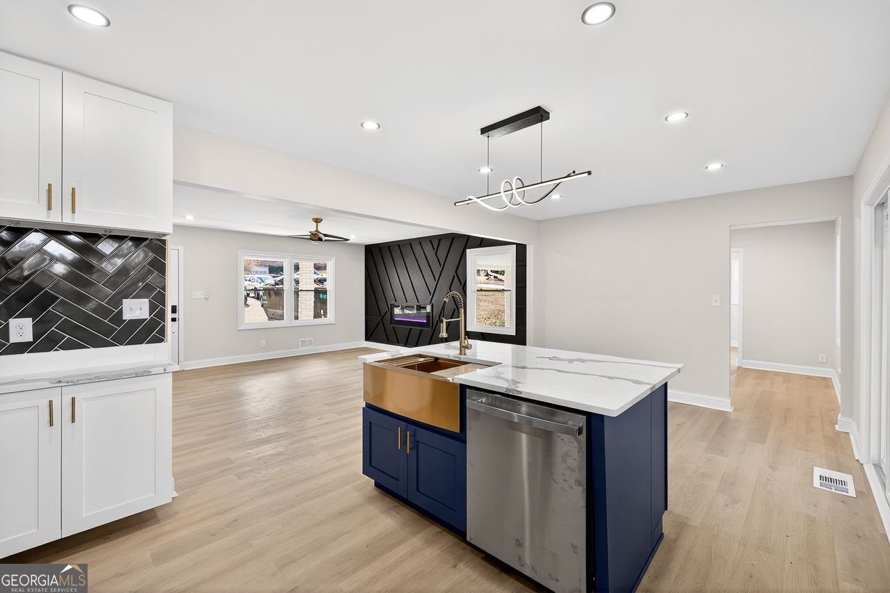 5666 WOODLAND Douglasville - 12