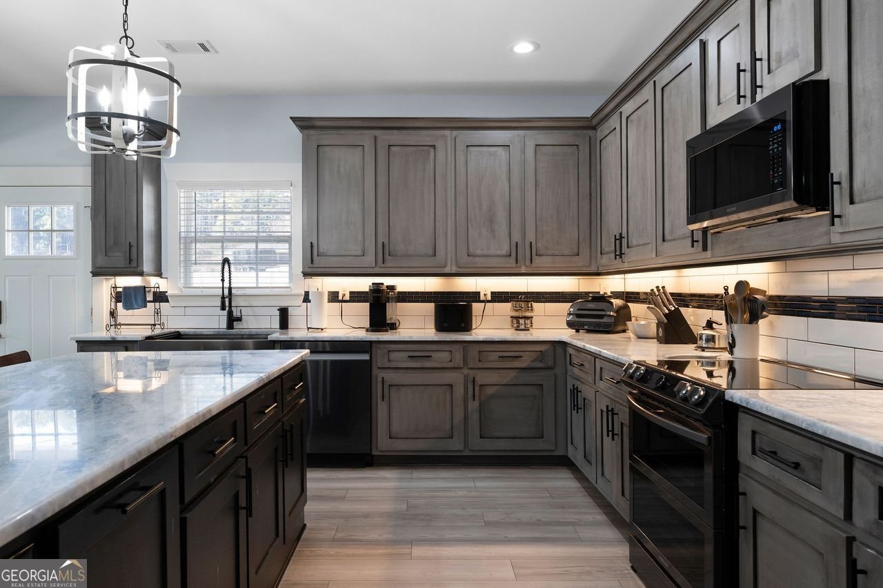 547 CENTER Cartersville - 35