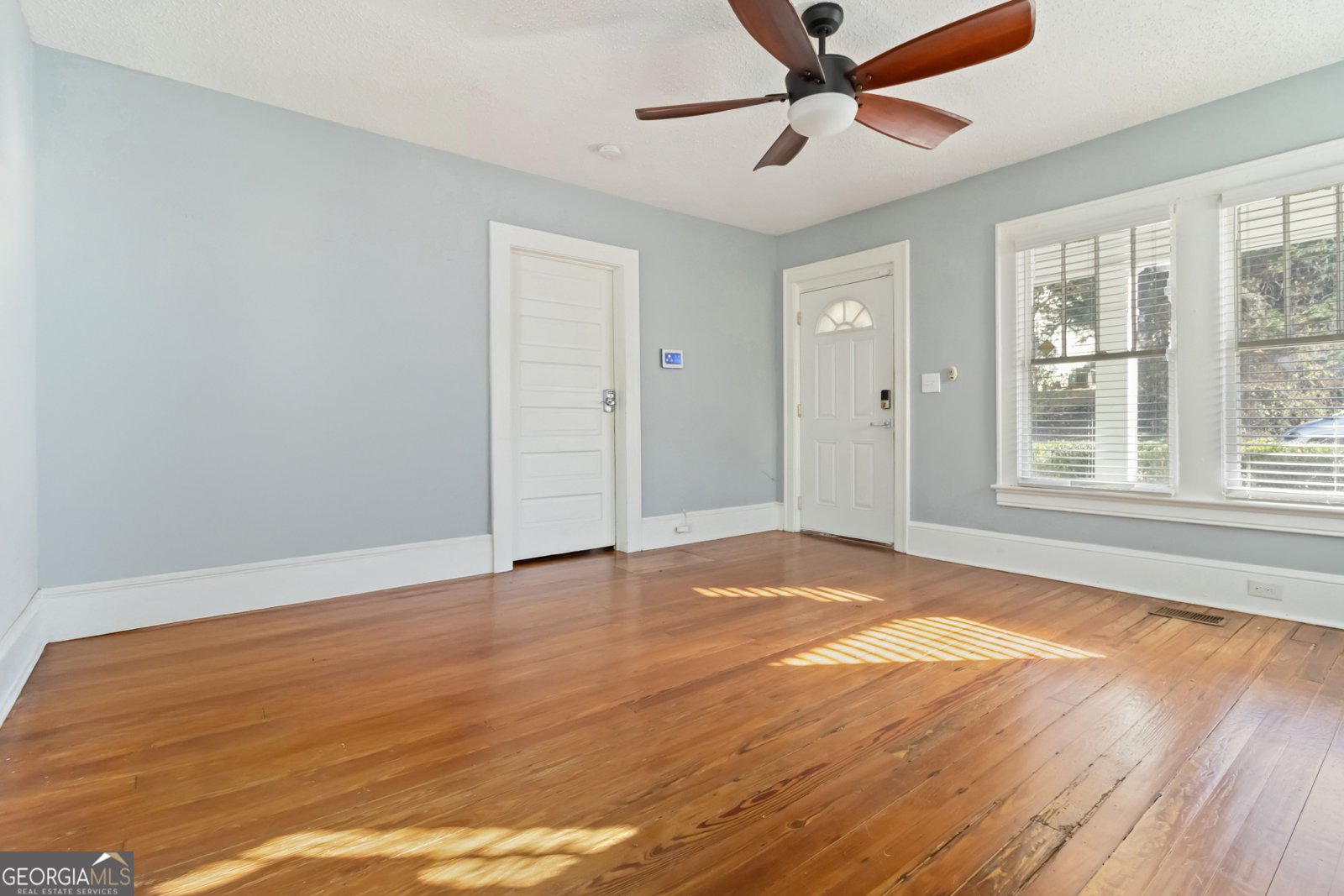 1411 Fulton Avenue East Point - 3