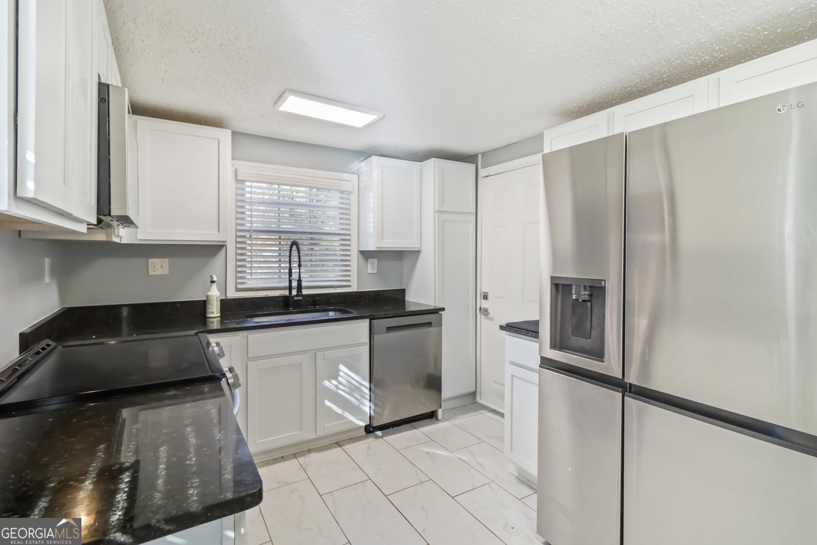 1411 Fulton Avenue East Point - 6