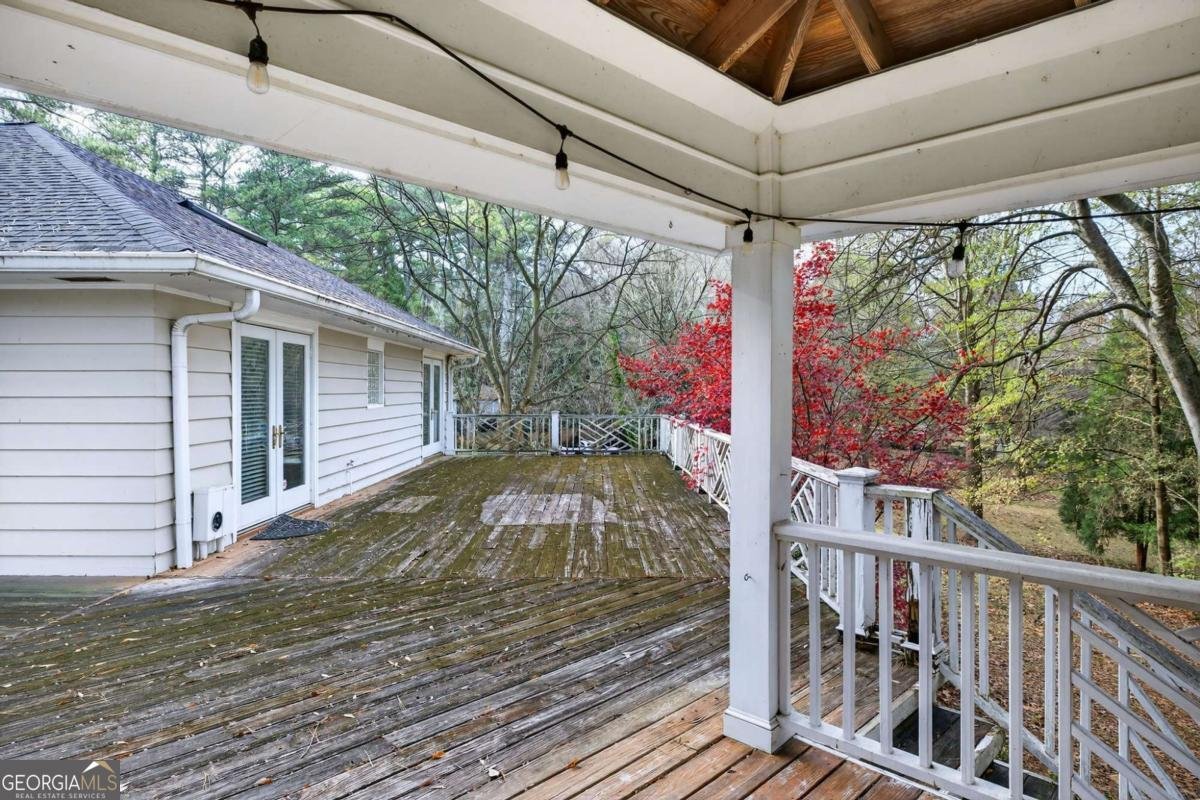 1040 Lindridge Drive Atlanta - 19