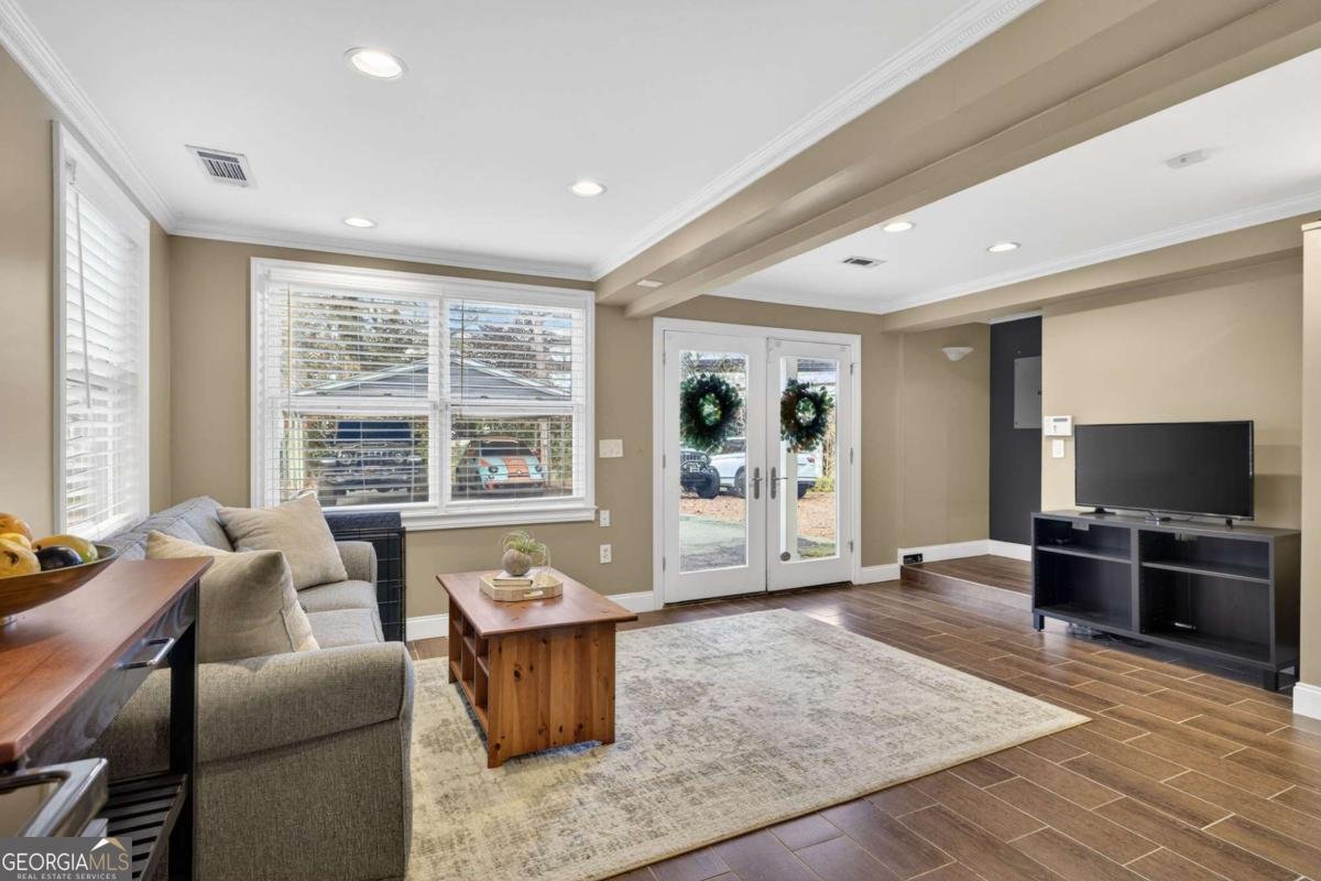 1040 Lindridge Drive Atlanta - 23