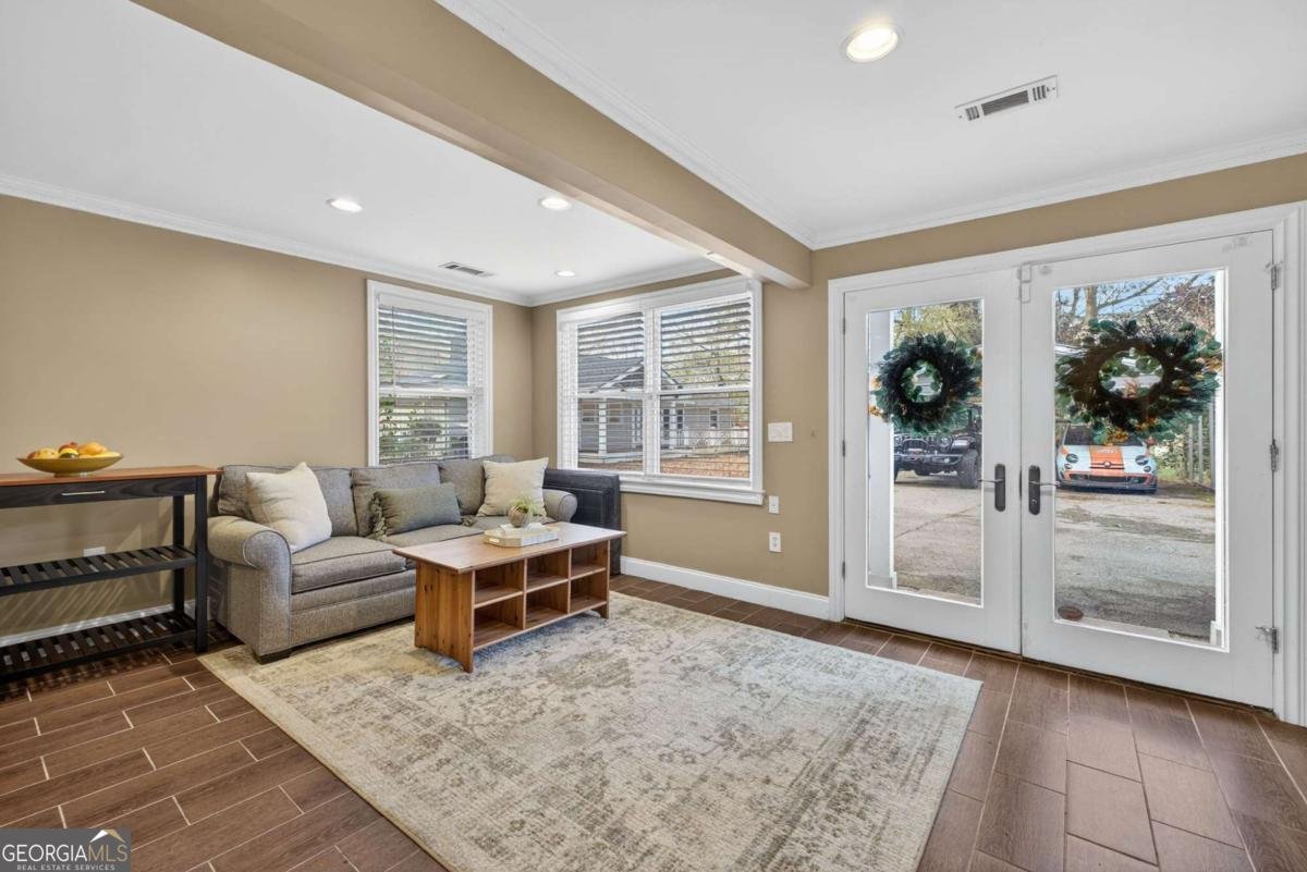 1040 Lindridge Drive Atlanta - 25