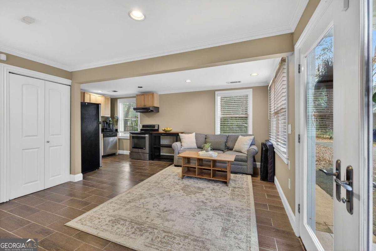 1040 Lindridge Drive Atlanta - 27