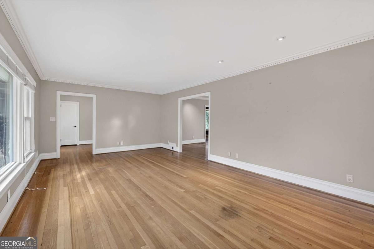 1040 Lindridge Drive Atlanta - 8