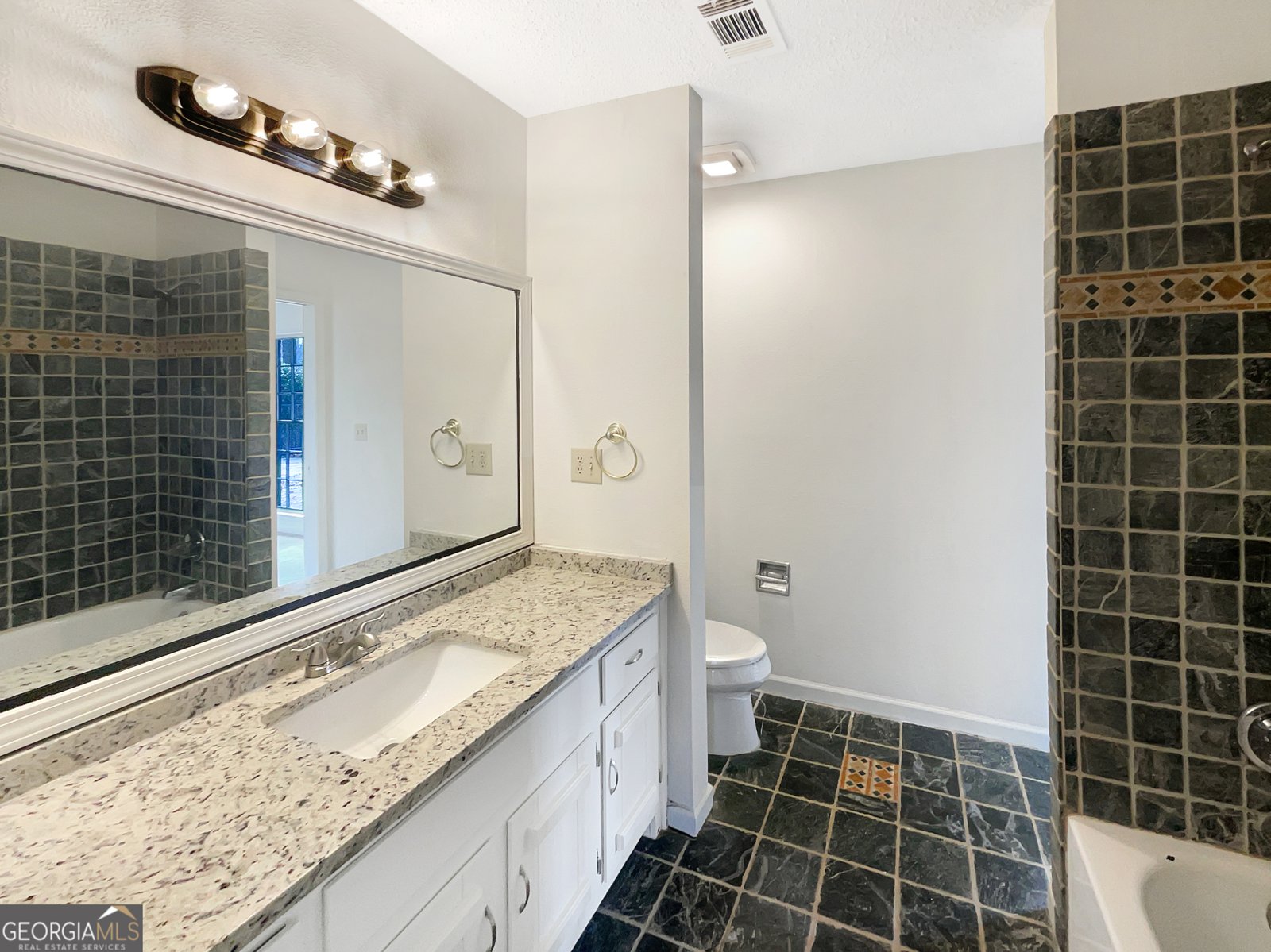 7040 Northgreen Drive Atlanta - 28