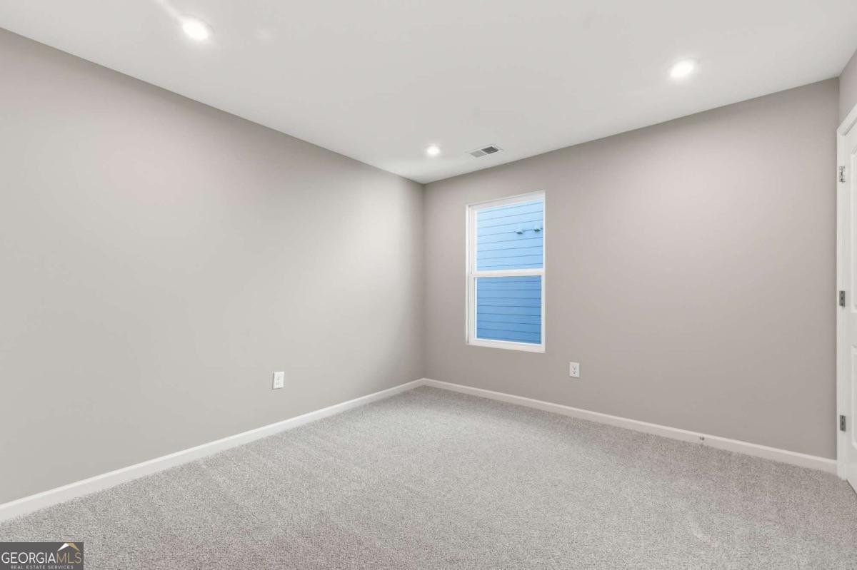 556 Crystal Lake Parkway Hoschton - 27