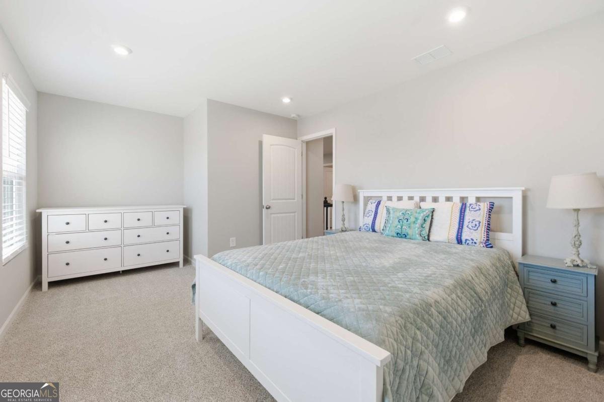 556 Crystal Lake Parkway Hoschton - 30