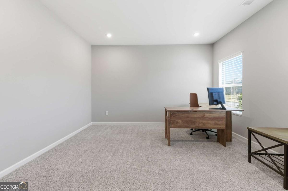 556 Crystal Lake Parkway Hoschton - 31