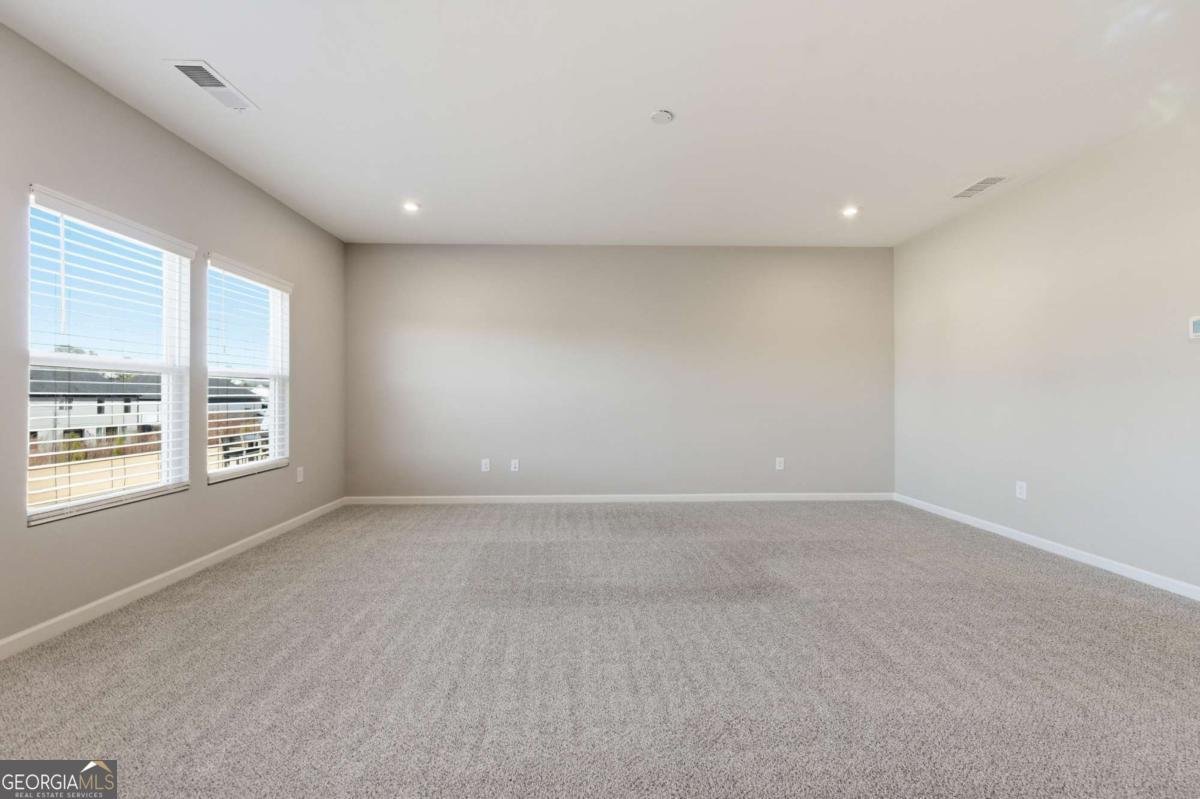 556 Crystal Lake Parkway Hoschton - 33