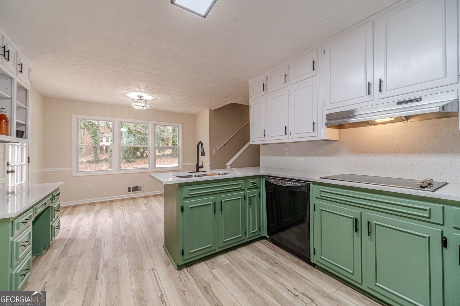 380 Cardigan Circle Lilburn - 12