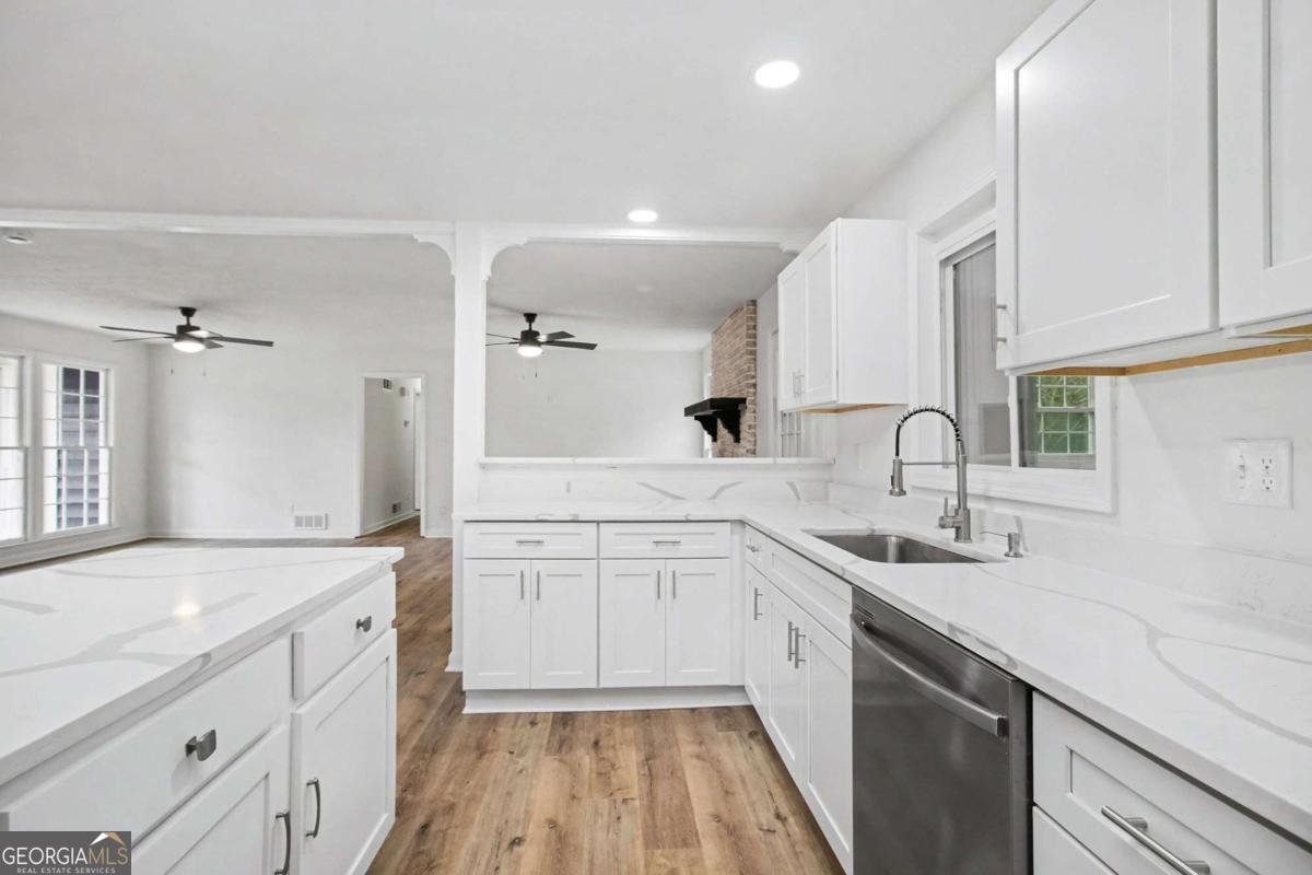 4904 Pebblebrook Drive Douglasville - Photo 9