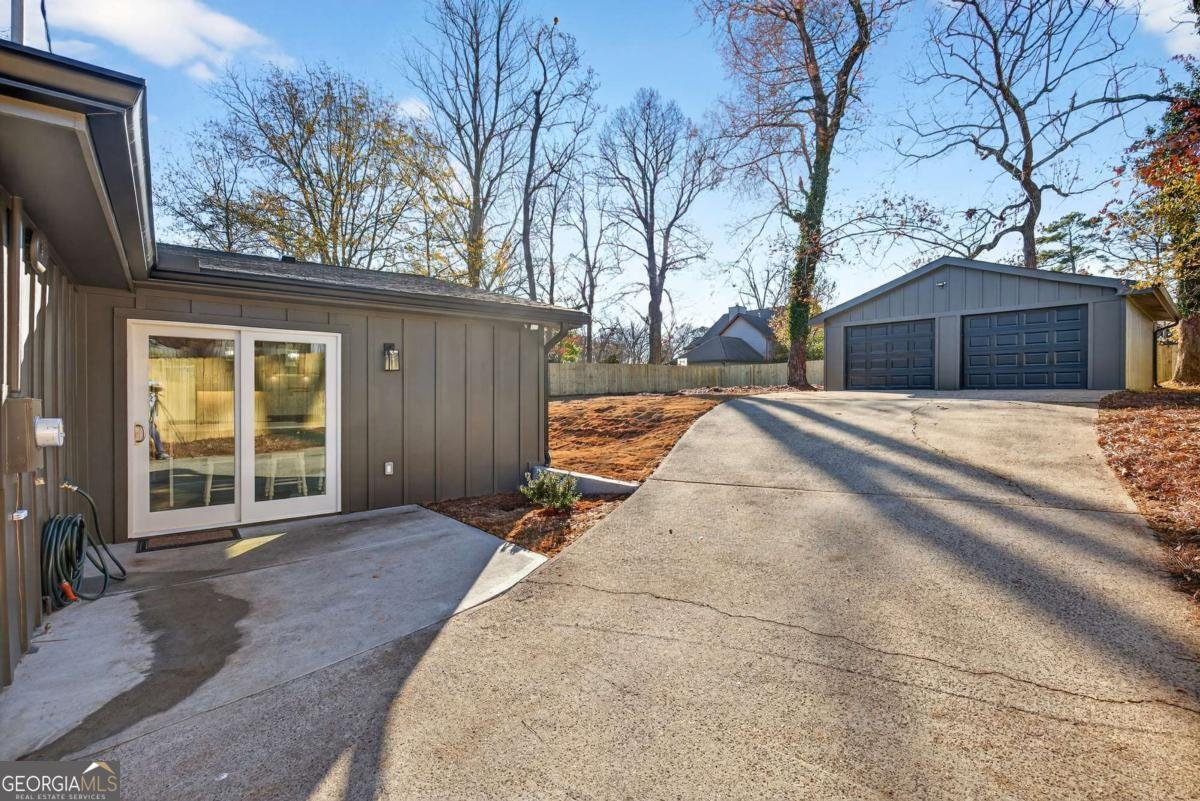 2720 Ivanhoe Lane Smyrna - 32